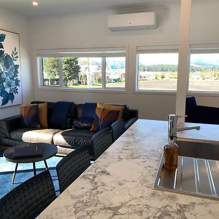 Coromandel Town Harbourside Cottage Luxury Accommodation Bagian luar foto