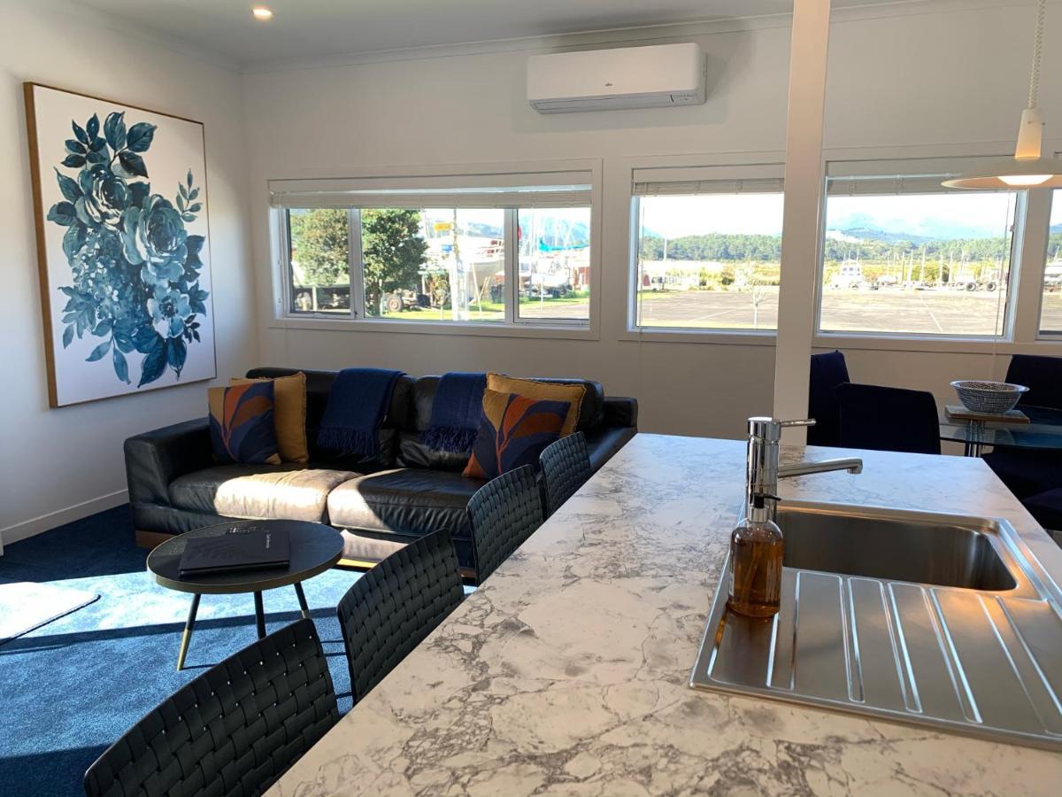 Coromandel Town Harbourside Cottage Luxury Accommodation Bagian luar foto