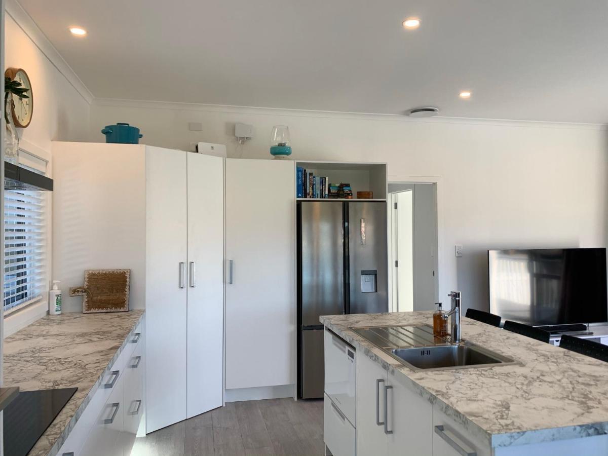 Coromandel Town Harbourside Cottage Luxury Accommodation Bagian luar foto