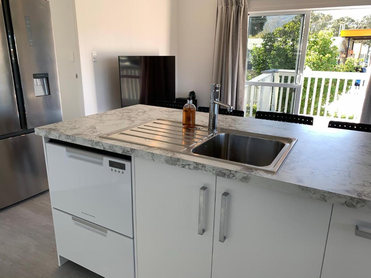 Coromandel Town Harbourside Cottage Luxury Accommodation Bagian luar foto