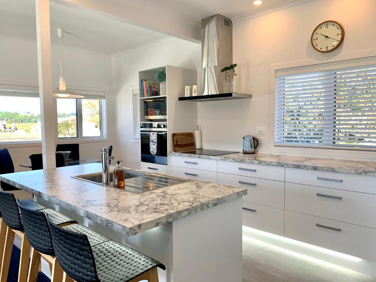 Coromandel Town Harbourside Cottage Luxury Accommodation Bagian luar foto